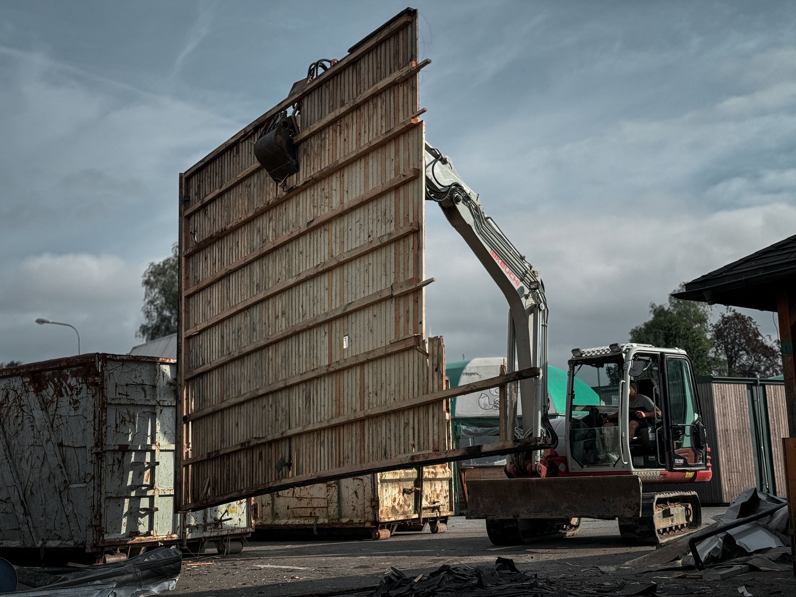 filters:quality(80)&w=1920&q=100