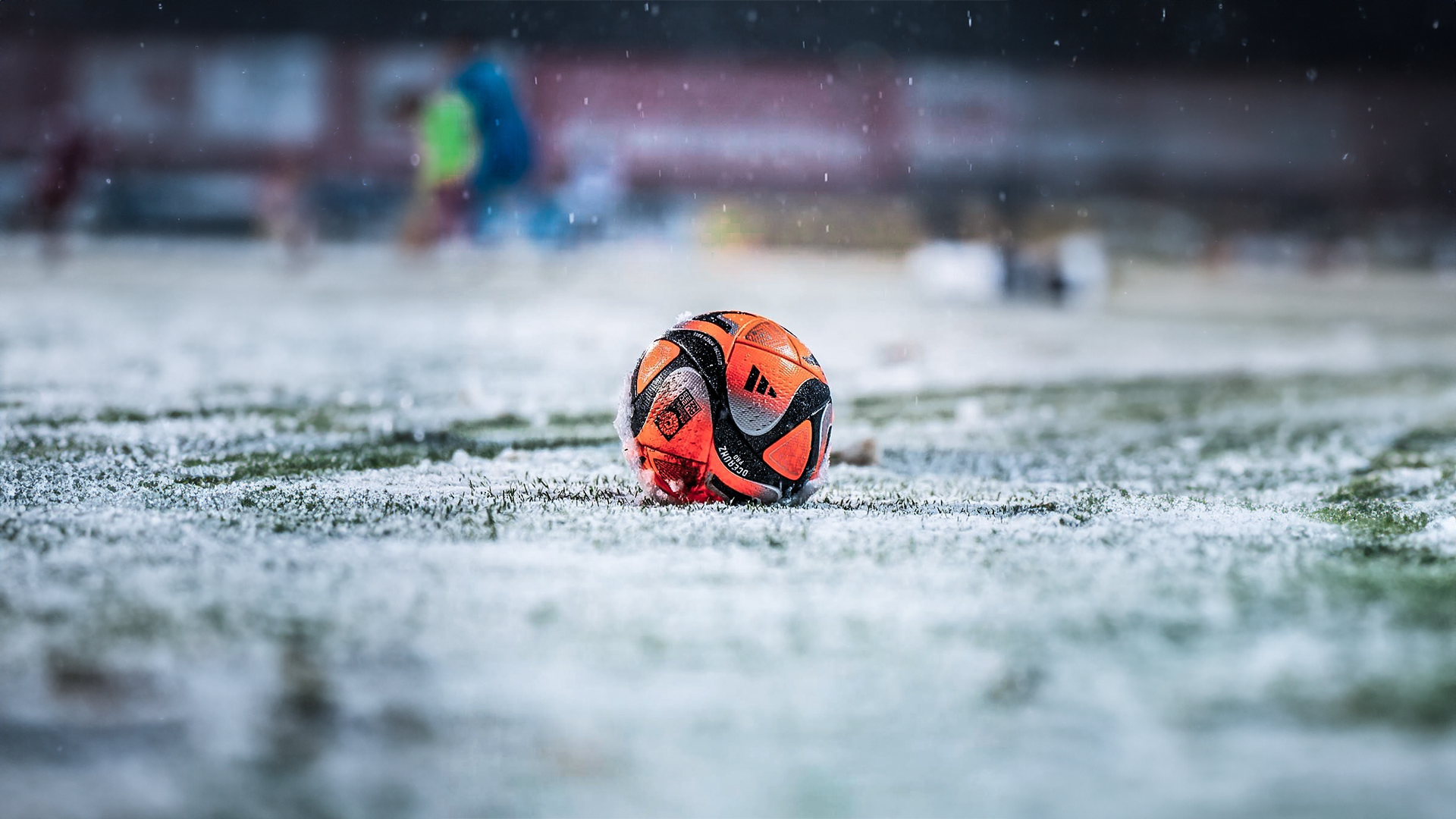 Fußball im Schnee